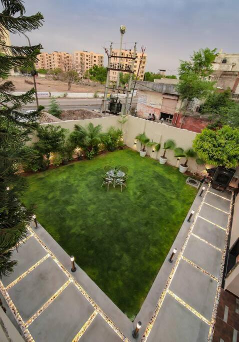 Saiba Outhouse- 4 Bed Room- Pool- Theatre- Partyhall- Garden & Terrace Sitting Area Jaipur Exterior photo