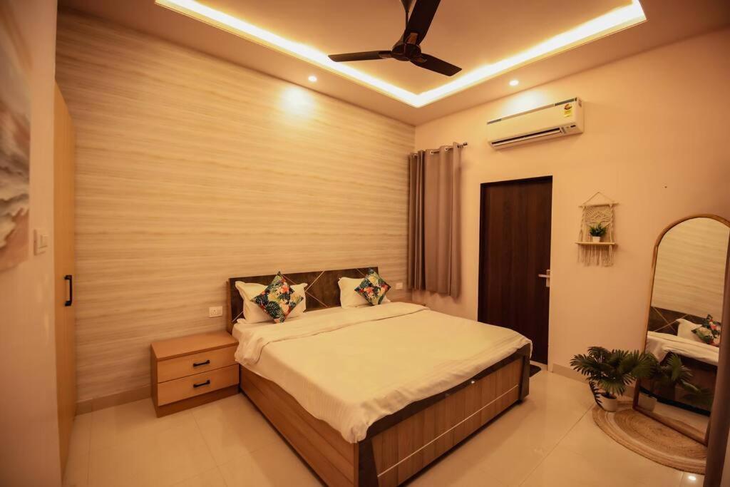 Saiba Outhouse- 4 Bed Room- Pool- Theatre- Partyhall- Garden & Terrace Sitting Area Jaipur Exterior photo